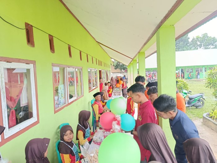 Kunjungan Edukatif MTsN 8 Bungo ke Market Day MIS Nurul Huda: Belajar Wirausaha dengan Penuh Keceriaan