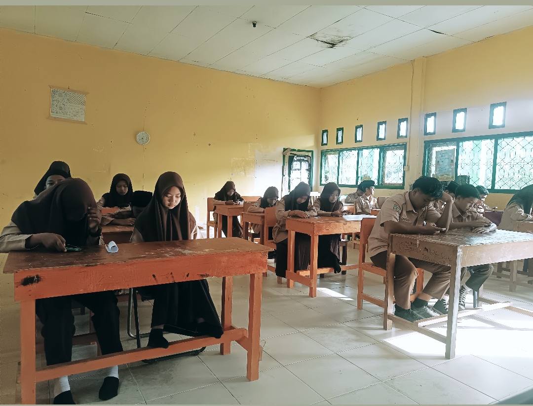 MEMASUKI UJIAN SEMESTER GENAP HARI KE- 5  SISWA SISWI TETAP SEMANGAT LAKSANAKAN UJIAN