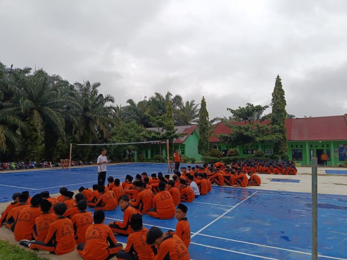 Pengembangan Diri Siswa MTsN 8 Bungo Melalui Kegiatan Olahraga Berbasis Minat dan Bakat
