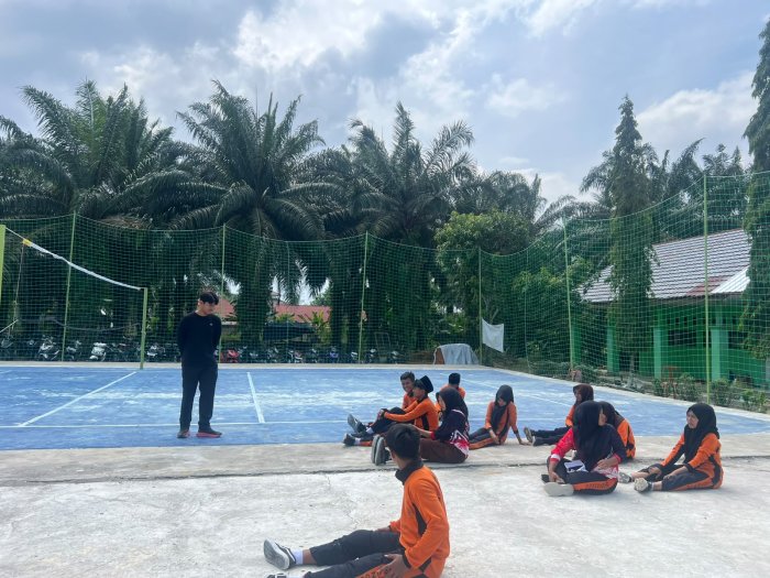 Anggota Paskibra Matangkan Persiapan, Berlatih Bersama Alumni Ikhsan Nur Jamil untuk Tugas di Ds Gapura Suci Anggota Paskibra Matangkan Persiapan, Berlatih Bersama Alumni Ikhsan Nur Jamil untuk Tugas di Ds Gapura Suci