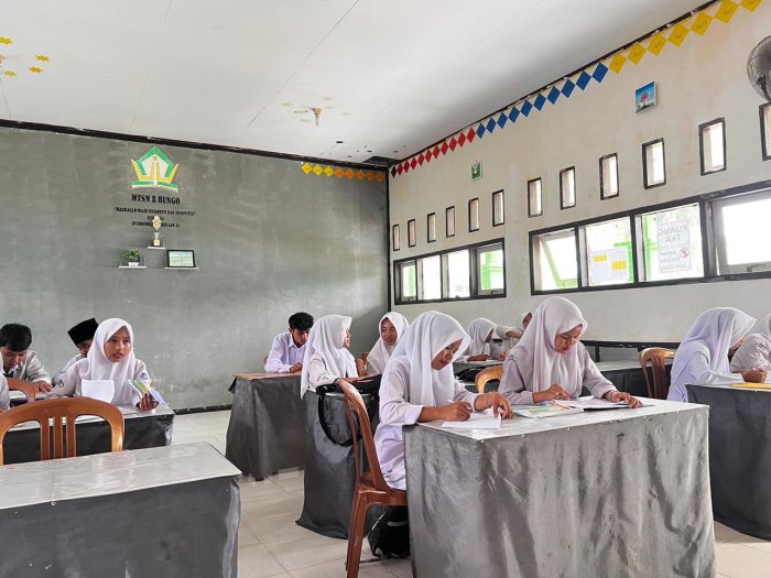 Semangat Baru Pasca Idul Fitri, KBM Hari Pertama di MTsN 8 Bungo Berlangsung Penuh Antusias