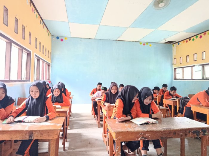 Tadarus Al-Quran Awali Pembelajaran di MTsN 8 Bungo, Tanamkan Karakter Religius Sejak Pagi