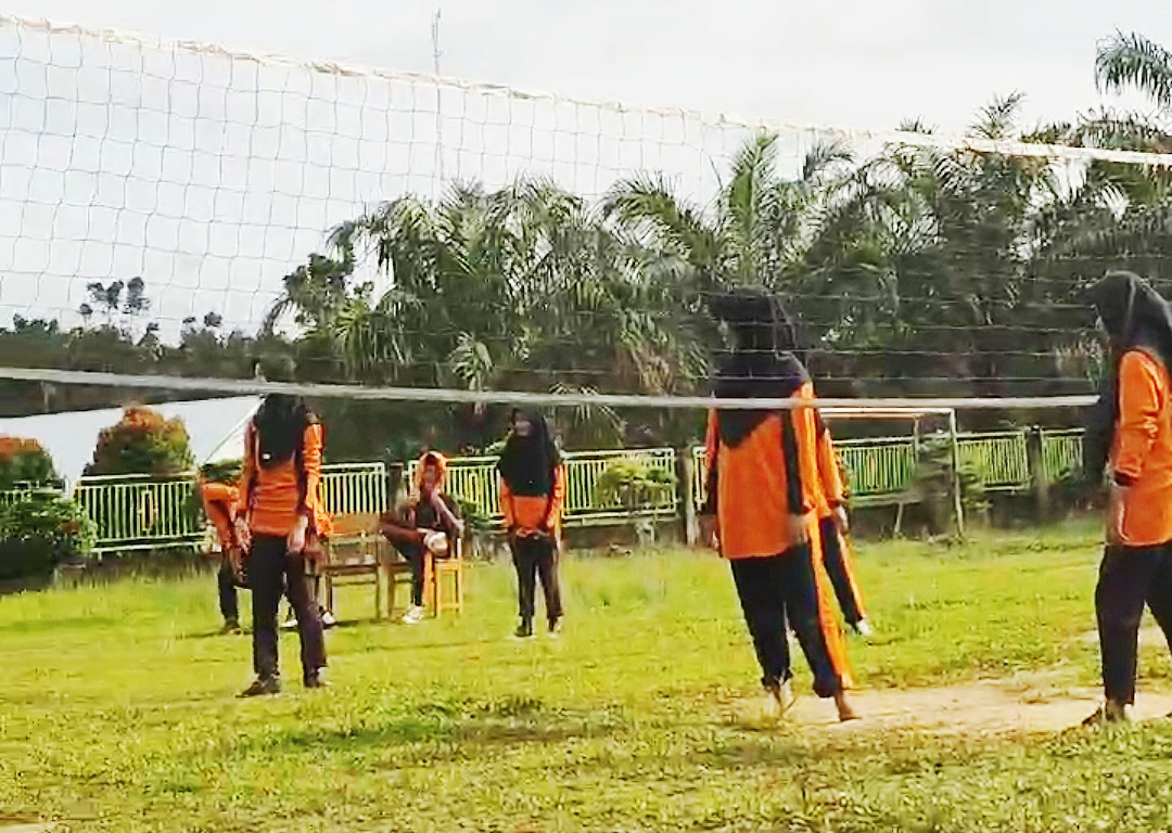 HARI KETIGA CLASSMEETING MTSN 8 BUNGO IKUT DI MERIAHKAN OLEH KELAS IX 