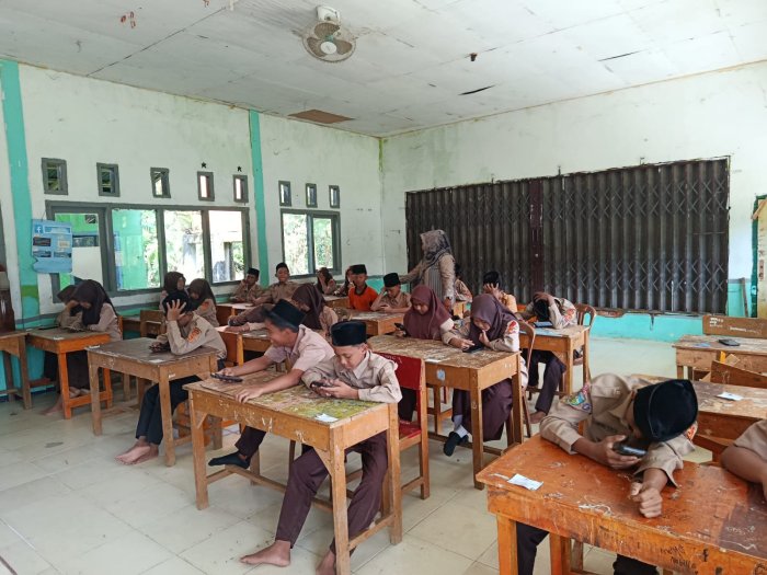 Asesmen Akhir Semester Genap Berbasis Android Mata Pelajaran PKN di MTsN 8 Bungo Berjalan Tertib dan Lancar**