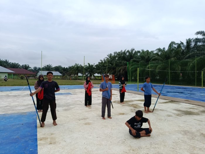 Sanggar Tari MTsN 8 Bungo Matangkan Latihan Mapag Tamu Jelang PORSEKA Ke-2 Tahun 2026