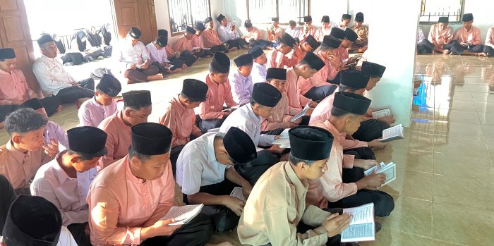 Rutinan Jumat Yasin dan Tahlil Perkuat Nilai Spiritual Warga MTsN 8 Bungo Rutinan Jumat Yasin dan Tahlil Perkuat Nilai Spiritual Warga MTsN 8 Bungo