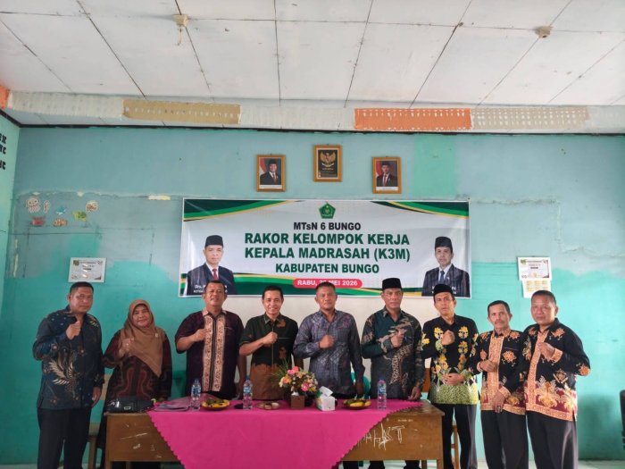 Kepala MTsN 8 Bungo Hadiri Rapat Koordinasi K3M di MTsN 6 Bungo untuk Perkuat Sinergi dan Mutu Pendidikan Madrasah Kepala MTsN 8 Bungo Hadiri Rapat Koordinasi K3M di MTsN 6 Bungo untuk Perkuat Sinergi dan Mutu Pendidikan Madrasah