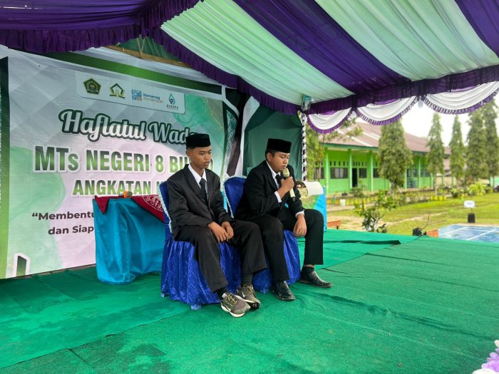 Syahdu dan Penuh Makna, Penampilan Tahfidz Siswa Kelas IX MTsN 8 Bungo Warnai Haflatul Wada 2026 Syahdu dan Penuh Makna, Penampilan Tahfidz Siswa Kelas IX MTsN 8 Bungo Warnai Haflatul Wada 2026