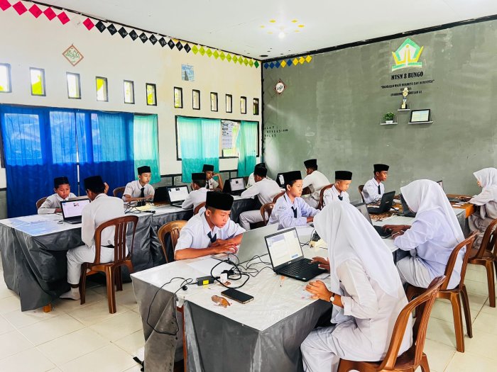 Hari Pertama TKA MTsN 8 Bungo Berjalan Lancar, Siswa Tunjukkan Semangat Meski Sempat Terkendala Teknis