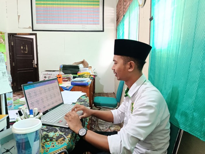 Matangkan Persiapan TKA Kelas IX, Tim Teknisi dan Proktor MTsN 8 Bungo Siap Sukseskan Pelaksanaan Ujian