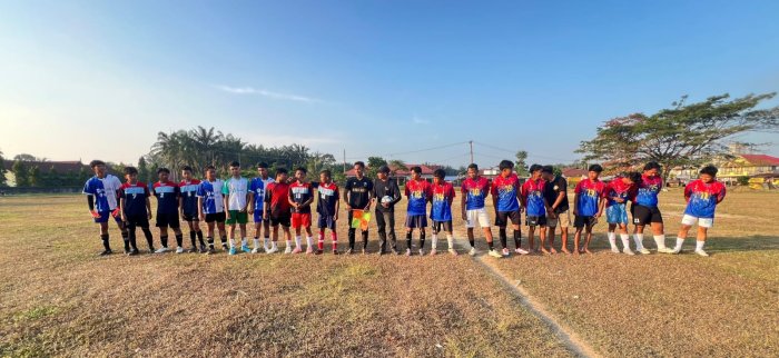 MTsN 8 Bungo Tampil Sportif di Turnamen Sepak Bola Dusun Gapura Suci, Perjuangan Berakhir dengan Semangat MTsN 8 Bungo Tampil Sportif di Turnamen Sepak Bola Dusun Gapura Suci, Perjuangan Berakhir dengan Semangat