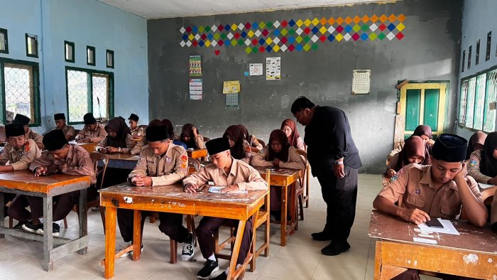 ASAS Genap Berbasis Android Mata Pelajaran Bahasa Arab di MTsN 8 Bungo Berjalan Tertib dan Lancar
