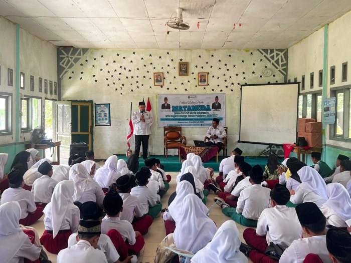 Wawasan Wiyata Mandala Bekali Peserta MATAMUDA 2026, Waka Sarprashum MTsN 8 Bungo Ajak Siswa Cintai Lingkungan Madrasah Wawasan Wiyata Mandala Bekali Peserta MATAMUDA 2026, Waka Sarprashum MTsN 8 Bungo Ajak Siswa Cintai Lingkungan Madrasah
