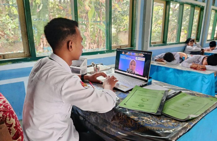 Proktor TKA MTsN 8 Bungo Ikuti Coaching Clinic TKA Nasional Secara Daring