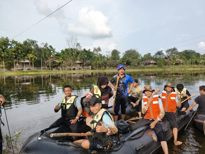 Keseruan Jambore Daerah 2026: Rio dan Ghifar Nikmati Kebersamaan di Danau Bumi Perkemahan Sungai Gelam Keseruan Jambore Daerah 2026: Rio dan Ghifar Nikmati Kebersamaan di Danau Bumi Perkemahan Sungai Gelam