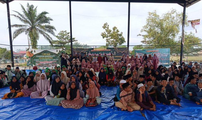 Hari Libur yang Bermakna, Siswa/i MTsN 8 Bungo Ikuti Program Ngaos dan Berbagi Takjil di Dusun Gapura Suci