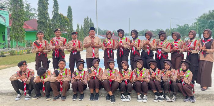 Anggota Pramuka MTsN 8 Bungo Resmi Menyandang Penggalang Terap, Pasgamar 3 Tunjukkan Semangat dan Dedikasi Anggota Pramuka MTsN 8 Bungo Resmi Menyandang Penggalang Terap, Pasgamar 3 Tunjukkan Semangat dan Dedikasi