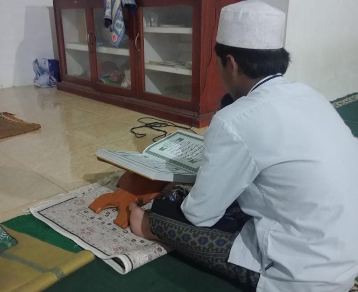 Semarak Ramadan di MTsN 8 Bungo: Hapid Isi Tadarus dan Kumandangkan Adzan Isya di Mushola Al Ikhlas