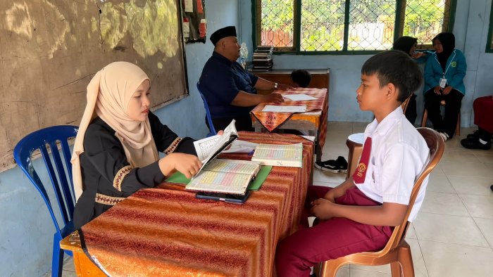 Pretest Bacaan Salat dan Al-Quran Jadi Langkah Awal Pembinaan Keagamaan Murid Baru MTsN 8 Bungo Pretest Bacaan Salat dan Al-Quran Jadi Langkah Awal Pembinaan Keagamaan Murid Baru MTsN 8 Bungo