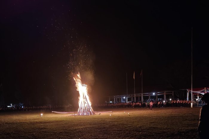 Upacara Unggun Api Jambore Daerah Provinsi Jambi Berlangsung Khidmat, Kontingen Cabang Bungo Ikut Sukseskan Penutupan