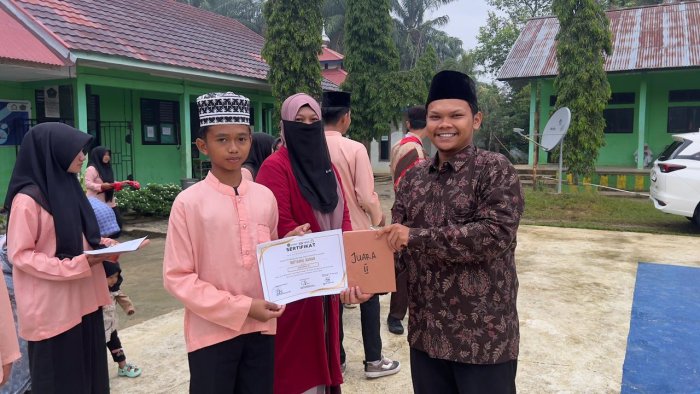 Dari Luar Tiga Besar ke Juara 2: Perjuangan Miftahul Janah Jadi Inspirasi Siswa MTsN 8 Bungo