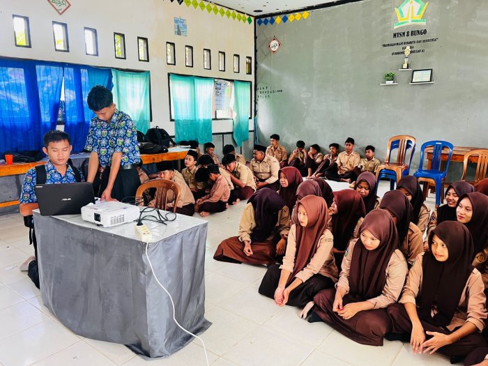 MTsN 8 Bungo Terima Kunjungan dan Sosialisasi SPMB dari SMAN 3 Bungo: Membuka Jalan Sukses Siswa Kelas IX