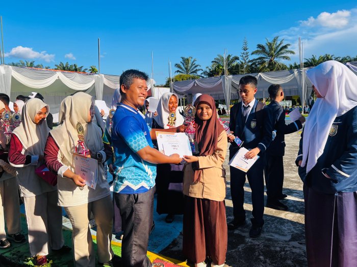 Prestasi Gemilang di Ajang OSN SMAGA GIT TALENT 2026, Hafiza Naurahma Tifally Harumkan Nama MTsN 8 Bungo