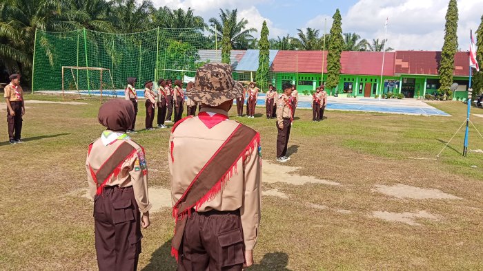 Latihan Perdana Pramuka MTsN 8 Bungo Semester Ganjil 2026/2027 Bangun Karakter Disiplin dan Jiwa Kepemimpinan Latihan Perdana Pramuka MTsN 8 Bungo Semester Ganjil 2026/2027 Bangun Karakter Disiplin dan Jiwa Kepemimpinan