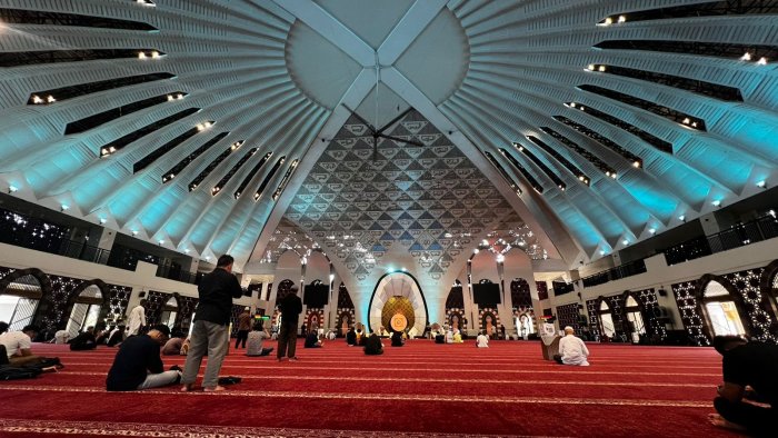 Tim Riset MTsN 8 Bungo Studi ke Masjid Raya Sumatera Barat: Menelusuri Sejarah, Arsitektur, dan Nilai Peradaban Islam