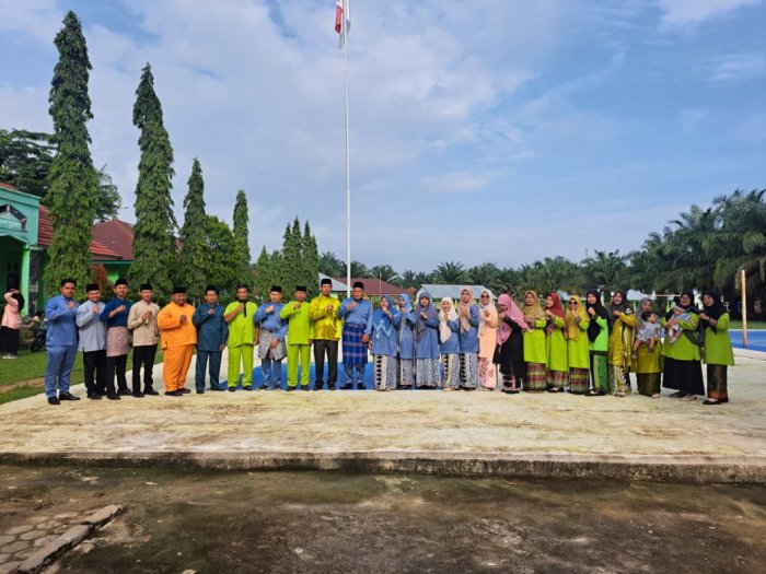 MTsN 8 Bungo Peringati Hari Ulang Tahun Provinsi Jambi ke-69 dengan Khidmat dan Penuh Nuansa Budaya