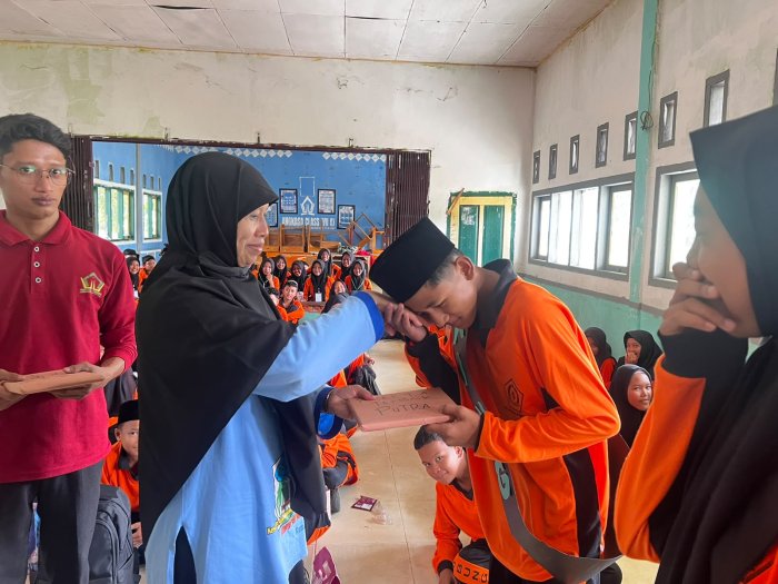 Nanda Bastian Dinobatkan sebagai Peserta Terbaik Putra MATAMUDA 2026, Raih Selempang King MATAMUDA MTsN 8 Bungo Nanda Bastian Dinobatkan sebagai Peserta Terbaik Putra MATAMUDA 2026, Raih Selempang King MATAMUDA MTsN 8 Bungo