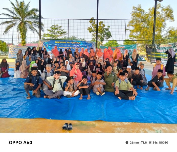 Semangat Berbagi dan Menuntut Ilmu, Pertemuan ke-12 Ngaji on The Street di Dusun Gapura Suci Berjalan Penuh Kehangatan