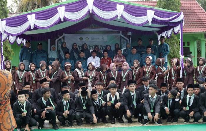 Haflatul Wada Angkatan XXI MTsN 8 Bungo Berjalan Khidmat dan Penuh Haru