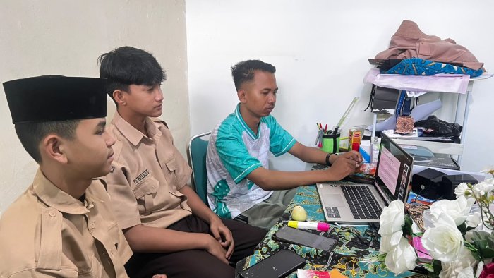 TIM RISET MTsN 8 BUNGO IKUTI PEMBEKALAN QNA KREASI 2026 SESI 2, MATANGKAN PERSIAPAN MENUJU TAHAP SEMIFINAL TIM RISET MTsN 8 BUNGO IKUTI PEMBEKALAN QNA KREASI 2026 SESI 2, MATANGKAN PERSIAPAN MENUJU TAHAP SEMIFINAL