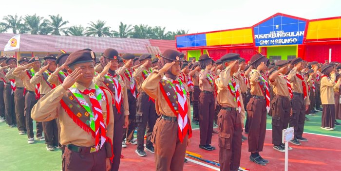 Anggota Pramuka MTsN 8 Bungo Ikuti Upacara Hari Pramuka ke-65 di SMKN 9 Bungo