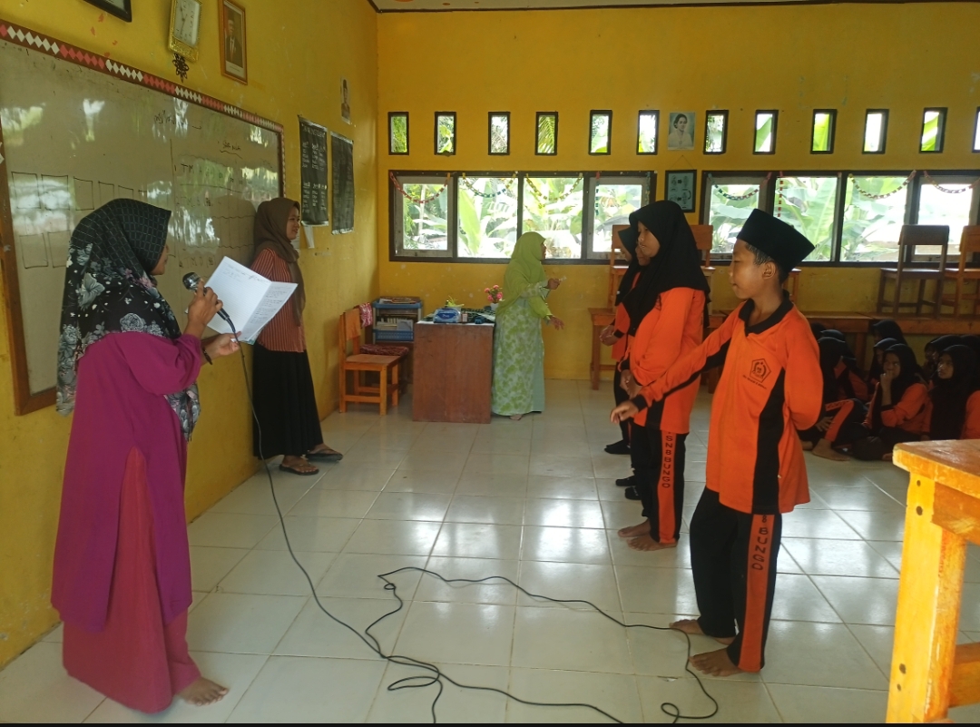 MTs Negeri 8 Bungo Adakan Kuis Menjelang Kompetisi Sains Madrasah (KSM)