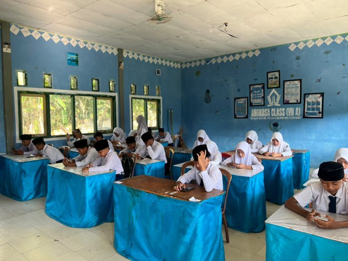 ASAS Genap Tahun Pelajaran 2025/2026 Mata Pelajaran Bahasa Indonesia di MTsN 8 Bungo Berjalan Lancar dan Tertib ASAS Genap Tahun Pelajaran 2025/2026 Mata Pelajaran Bahasa Indonesia di MTsN 8 Bungo Berjalan Lancar dan Tertib