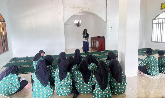 Semangat Belajar dalam Praktik Nyata: Siswa Kelas VIII B MTsN 8 Bungo Antusias Ikuti Praktik Fiqih