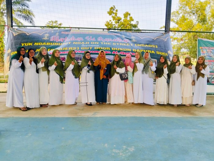 Waka Kesiswaan MTsN 8 Bungo Turut Mengajar dalam Kegiatan NGAOS dan Berbagi Takjil di Dusun Gapura Suci