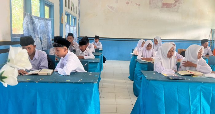 Tadarus Pagi Mengawali Pembelajaran, MTsN 8 Bungo Perkuat Karakter Religius Peserta Didik Tadarus Pagi Mengawali Pembelajaran, MTsN 8 Bungo Perkuat Karakter Religius Peserta Didik