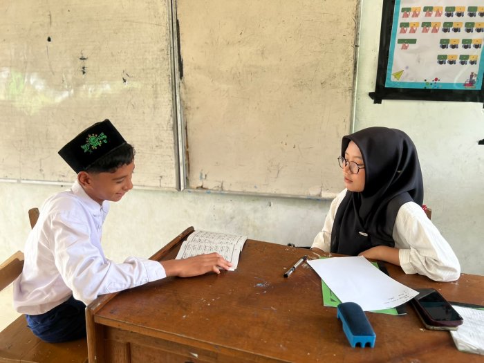 Kelas VII B MTsN 8 Bungo Laksanakan Ujian Praktik Mulok: Menguatkan Kemampuan Membaca Iqra dan Tajwid dengan Baik