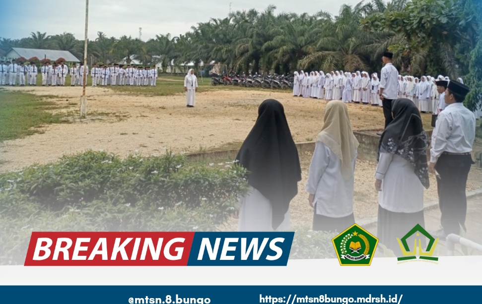 UPACARA HARI SENIN TEKAN KAN KEDISIPLINAN OLEH PEMBINA PMR BAPAK TAUFIK HIDAYATTULAH