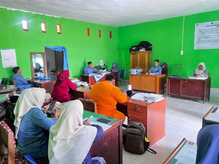 Rapat Finalisasi Persiapan Perpisahan Kelas IX MTsN 8 Bungo Tahun 2026 Berlangsung Penuh Semangat dan Kekompakan