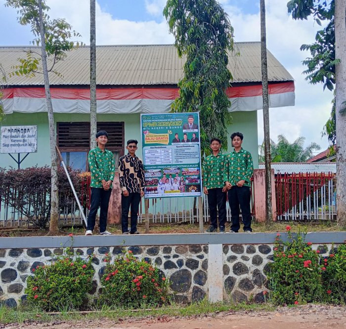 Semarak Promosi SPMB 2026, MTsN 8 Bungo Pasang Spanduk sebagai Wujud Komitmen Pelayanan Pendidikan Berkualitas