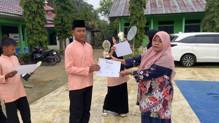 Kelas VII C Putra Raih Juara 3 Voli Putra Classmeeting Semester Genap 2026 MTsN 8 Bungo