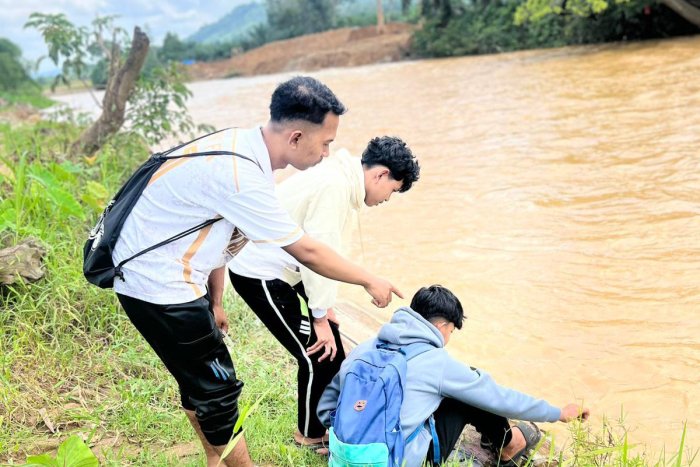 Survei Lokasi Penelitian di Dusun Baru Pelepat, Tim Riset MTs Mantapkan Persiapan Menuju Final KREASI Nasional 202 Survei Lokasi Penelitian di Dusun Baru Pelepat, Tim Riset MTs Mantapkan Persiapan Menuju Final KREASI Nasional 202