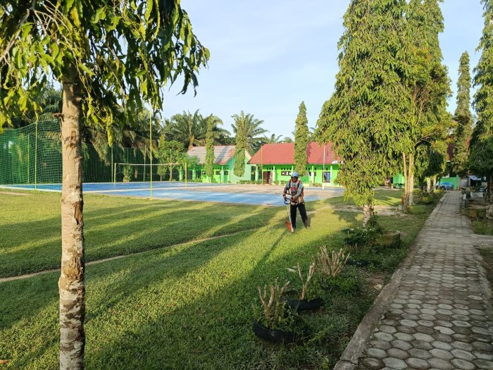 Menjaga Keindahan Madrasah, Persiapan Perpisahan MTsN 8 Bungo Semakin Matang