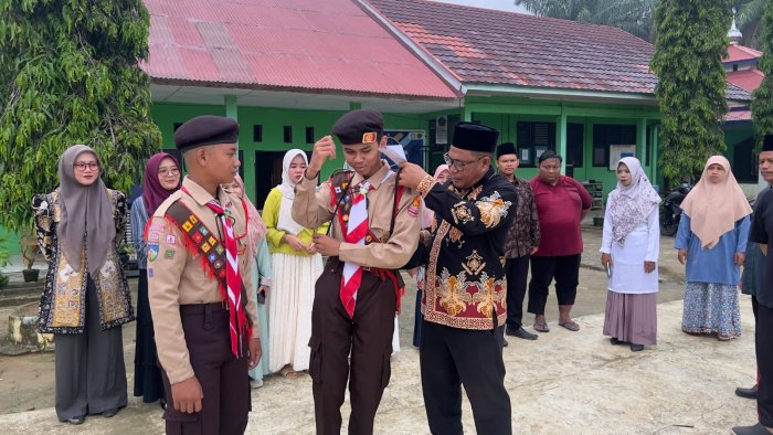 *Kepala Madrasah Lepas Dua Siswa MTsN 8 Bungo Menuju Jambore Daerah Provinsi Jambi 2026