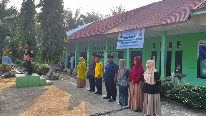 Majelis Guru dan Tendik MTsN 8 Bungo Sambut Hangat Murid Baru pada Kegiatan Pretest dan PraMATAMUDA 2026 Majelis Guru dan Tendik MTsN 8 Bungo Sambut Hangat Murid Baru pada Kegiatan Pretest dan PraMATAMUDA 2026