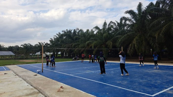 Latihan Rutin Tim Voli MTsN 8 Bungo, Wujudkan Semangat Disiplin dan Prestasi